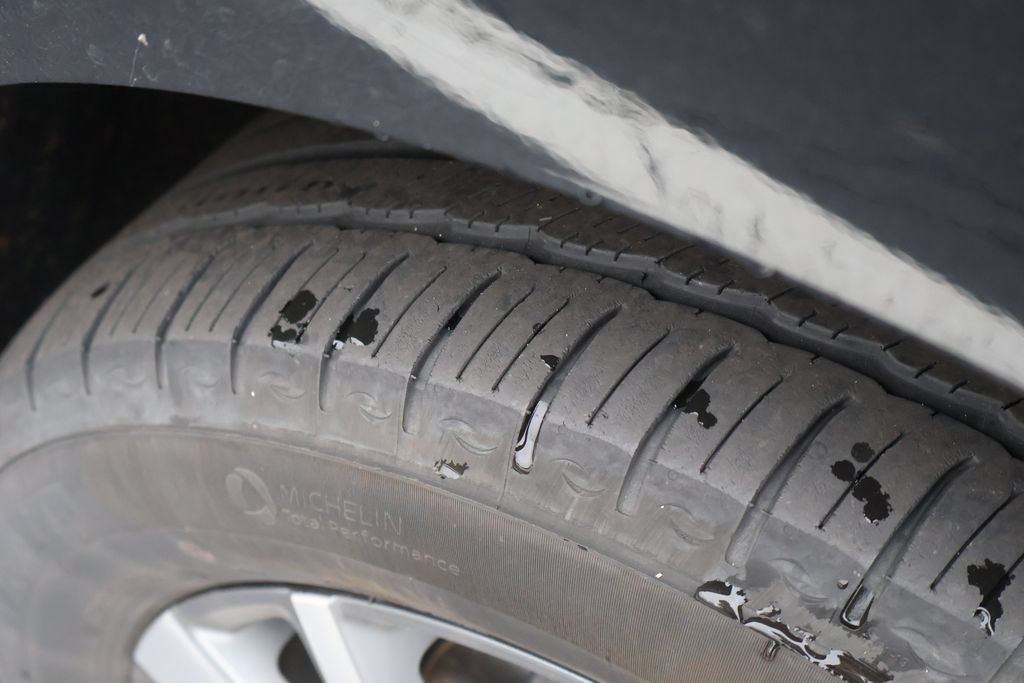 Used 2023 Chevrolet Equinox Premier AWD/4WD image 8
