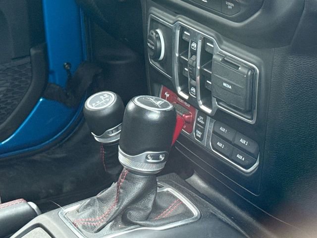 Used 2023 Jeep Gladiator Rubicon w/ Cold Weather Group image 15