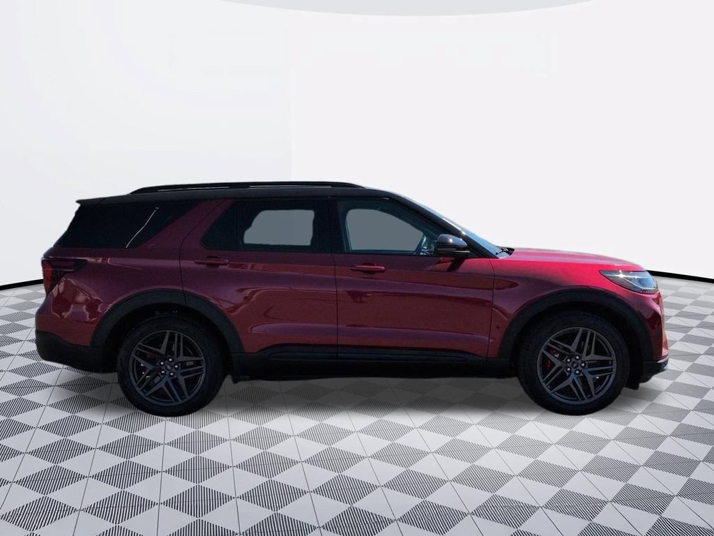 Used 2025 Ford Explorer ST AWD/4WD image 6