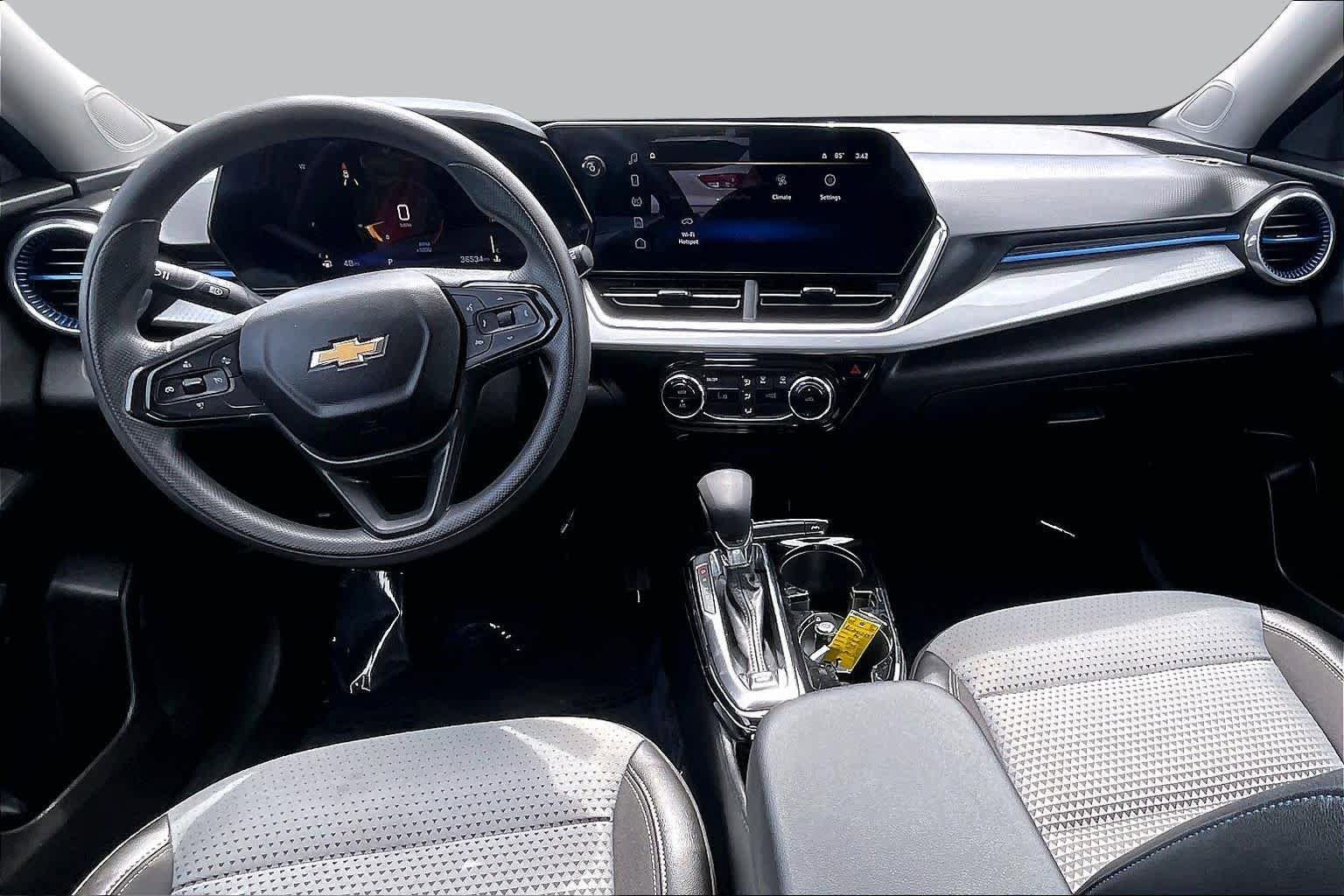 Used 2024 Chevrolet Trax LT FWD image 15
