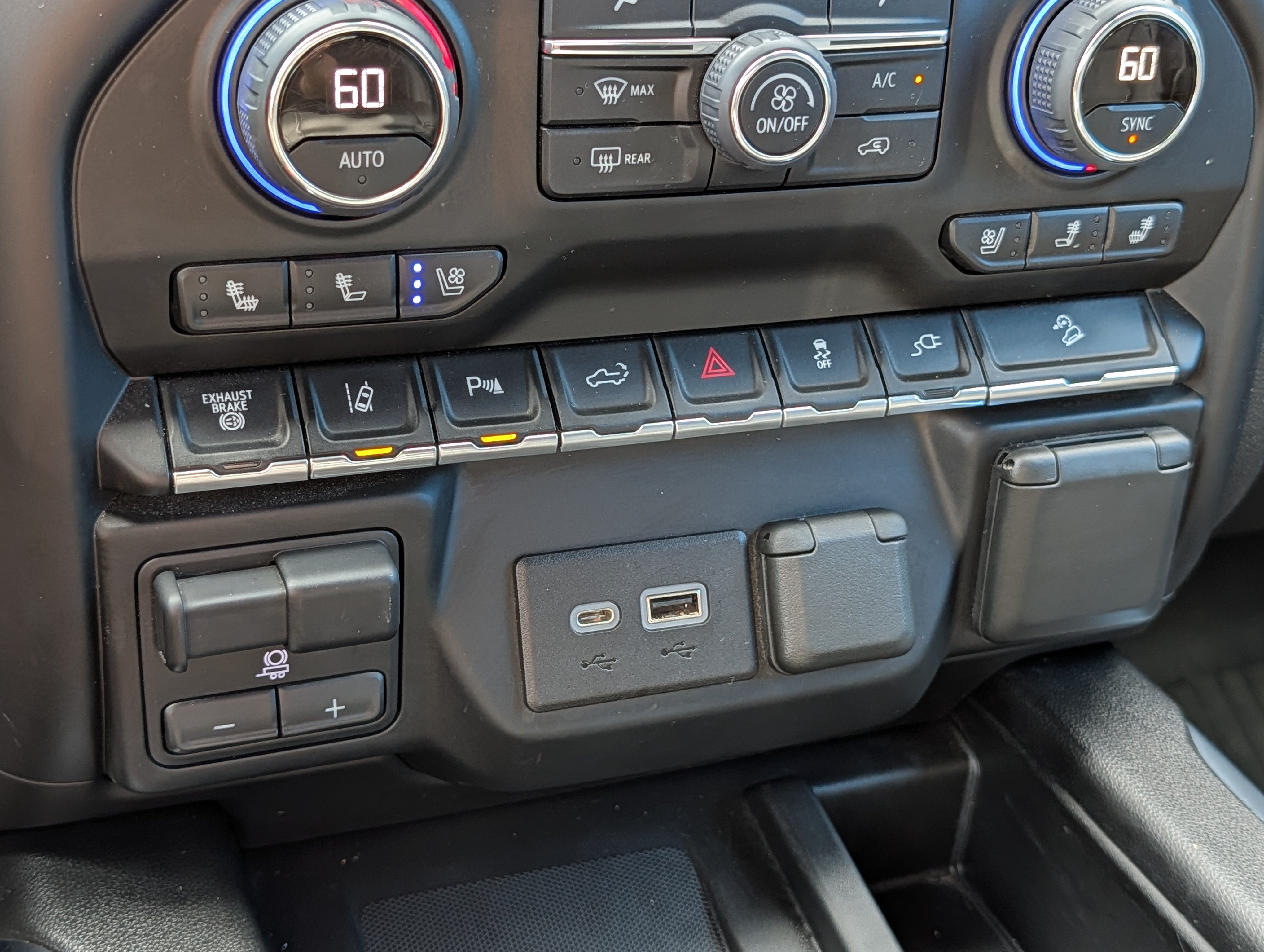 Certified 2022 Chevrolet Silverado 3500 LTZ w/ LTZ Premium Package AWD/4WD image 22