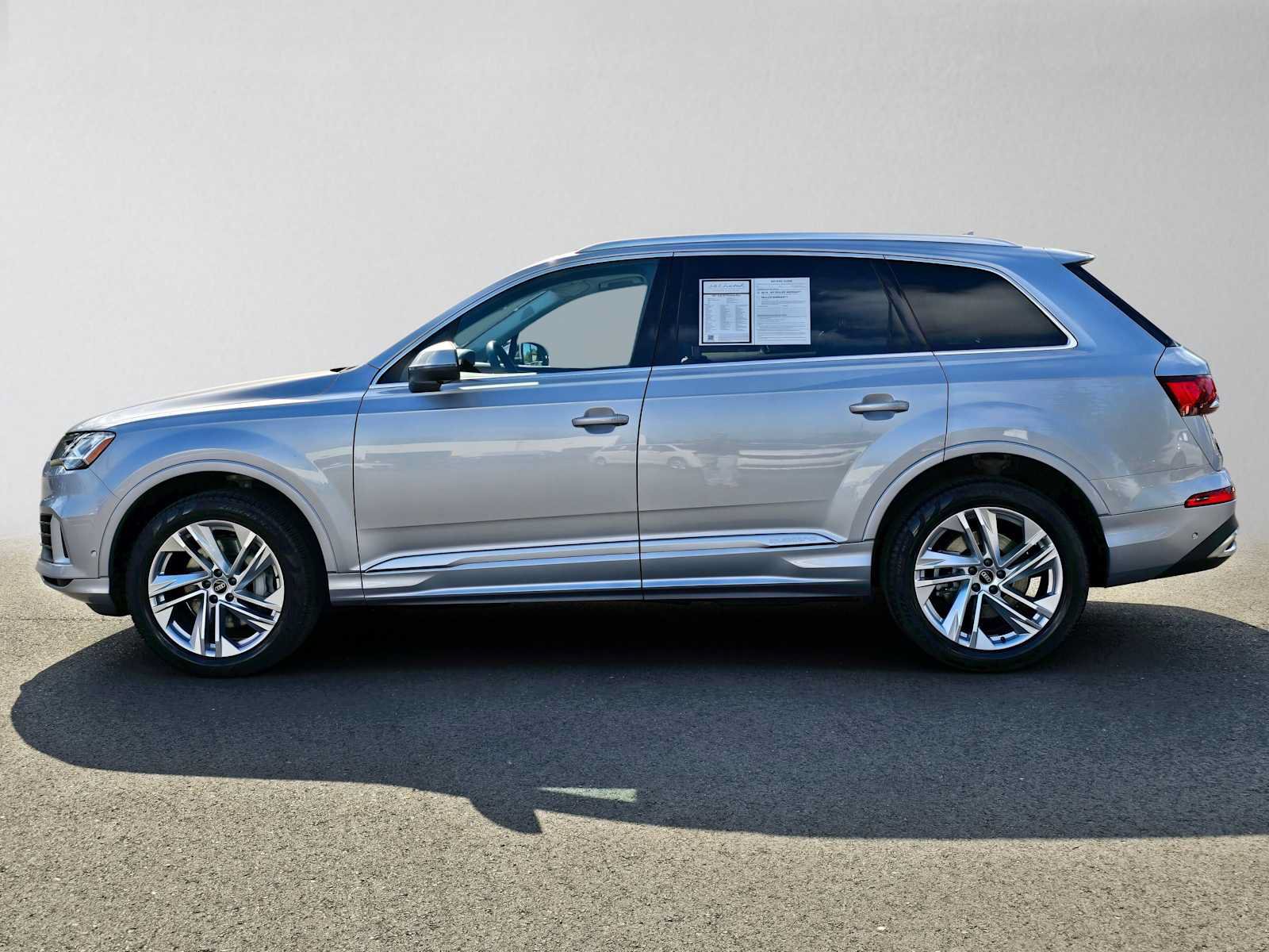 Used 2021 Audi Q7 3.0T Premium Plus w/ Premium Plus Package AWD/4WD image 6