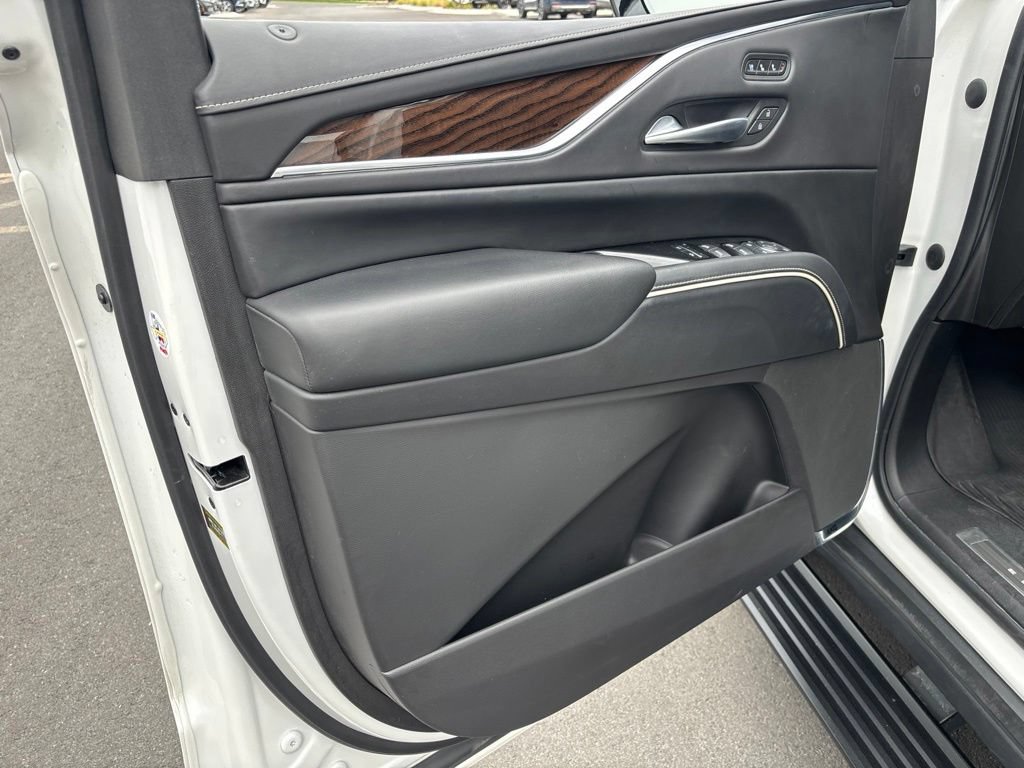 Used 2022 Cadillac Escalade Sport Platinum w/ LPO, ONYX Package AWD/4WD image 5