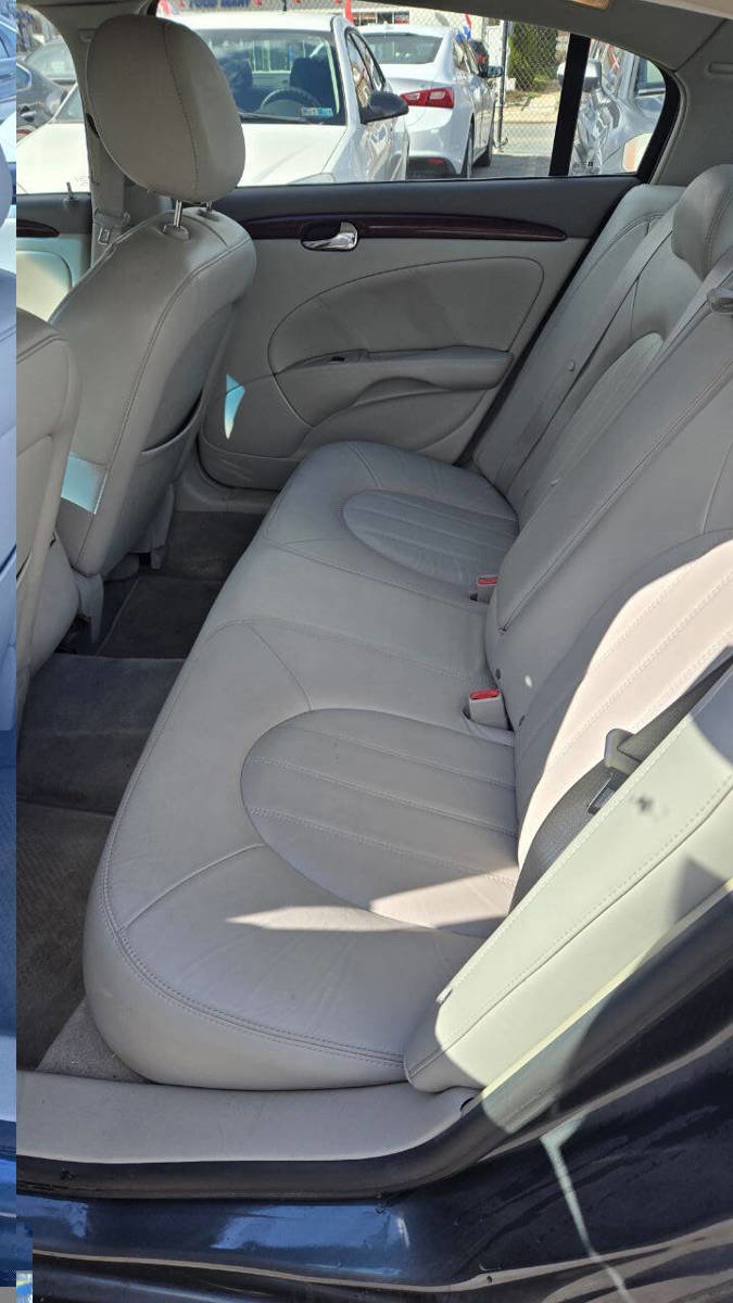 Used 2010 Buick Lucerne CXL image 9