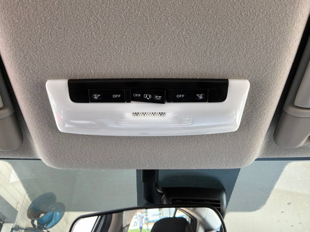 Used 2025 Nissan Versa SV FWD image 16