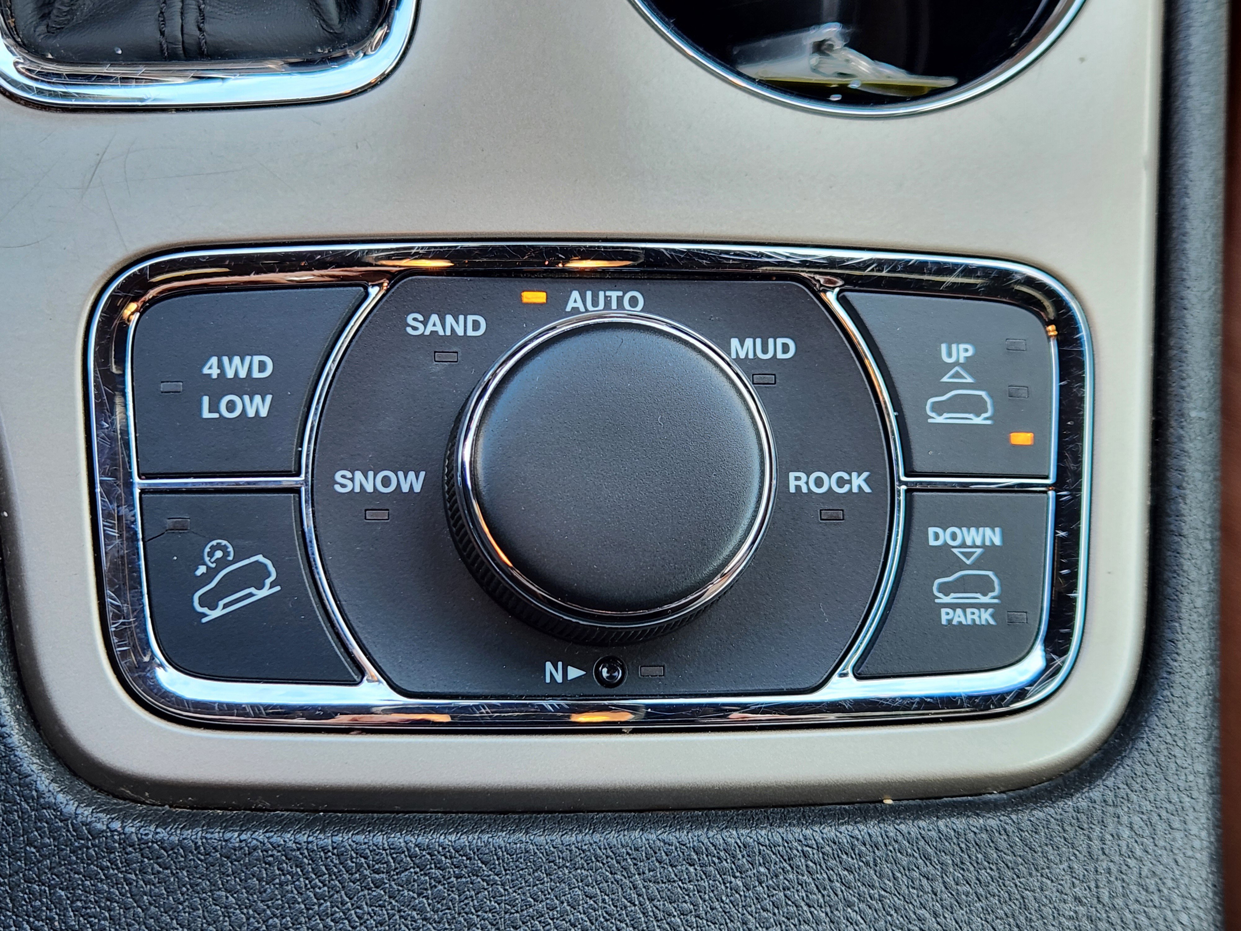 Used 2017 Jeep Grand Cherokee Summit image 23