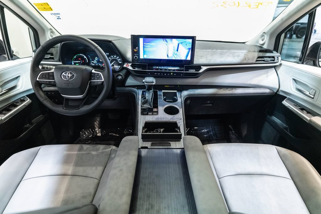Certified 2025 Toyota Sienna XLE w/ XLE Plus Package FWD image 13