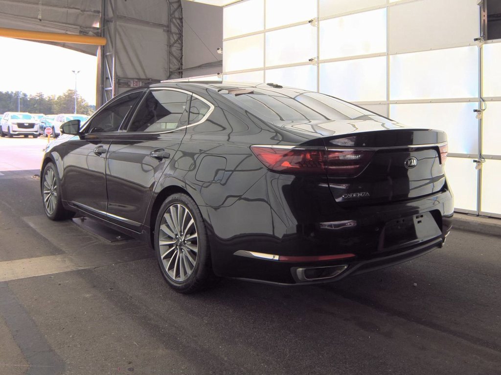 Used 2017 Kia Cadenza Premium w/ Luxury Package image 3