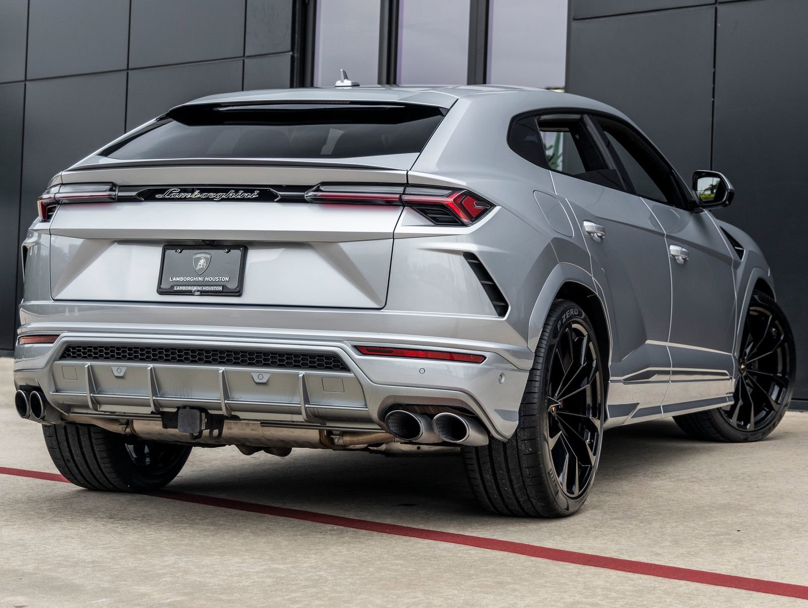 Used 2020 Lamborghini Urus image 8