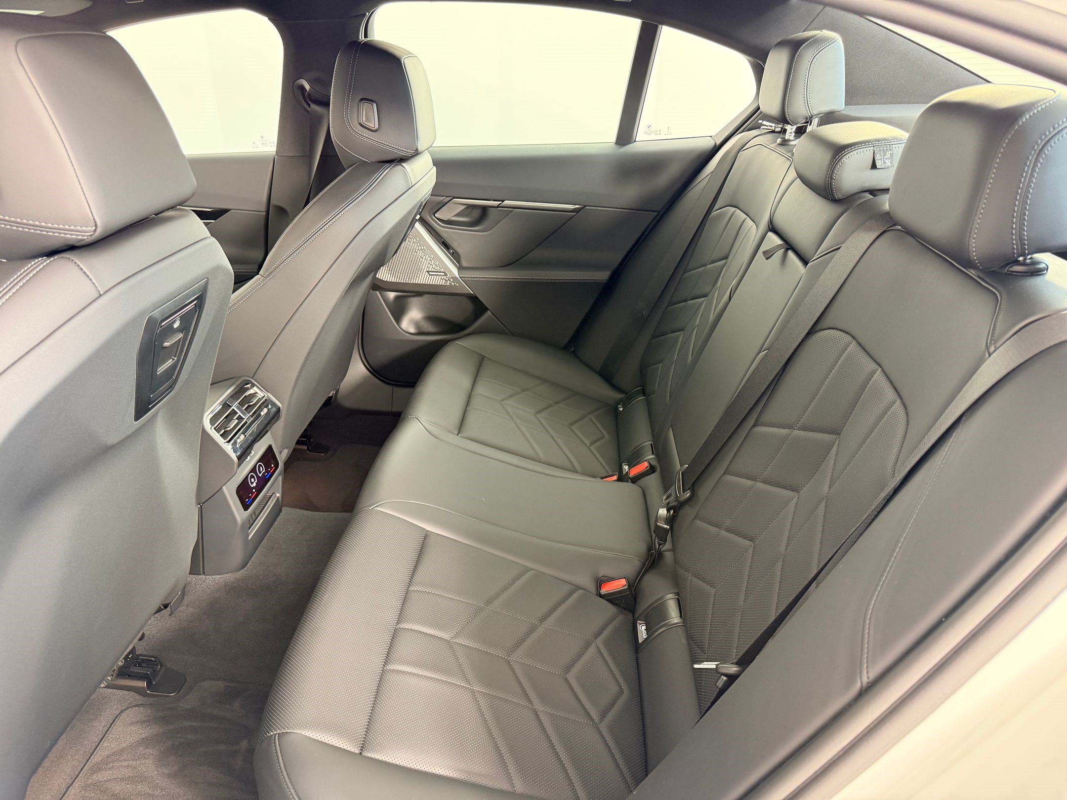 Used 2026 BMW 530i RWD image 22