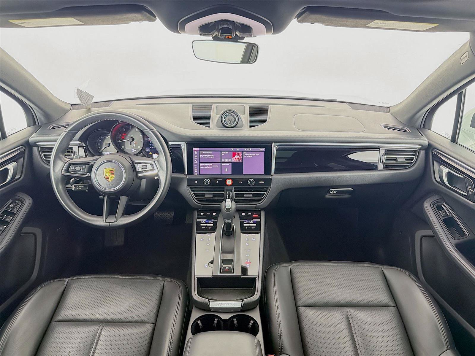Certified 2022 Porsche Macan AWD/4WD image 15