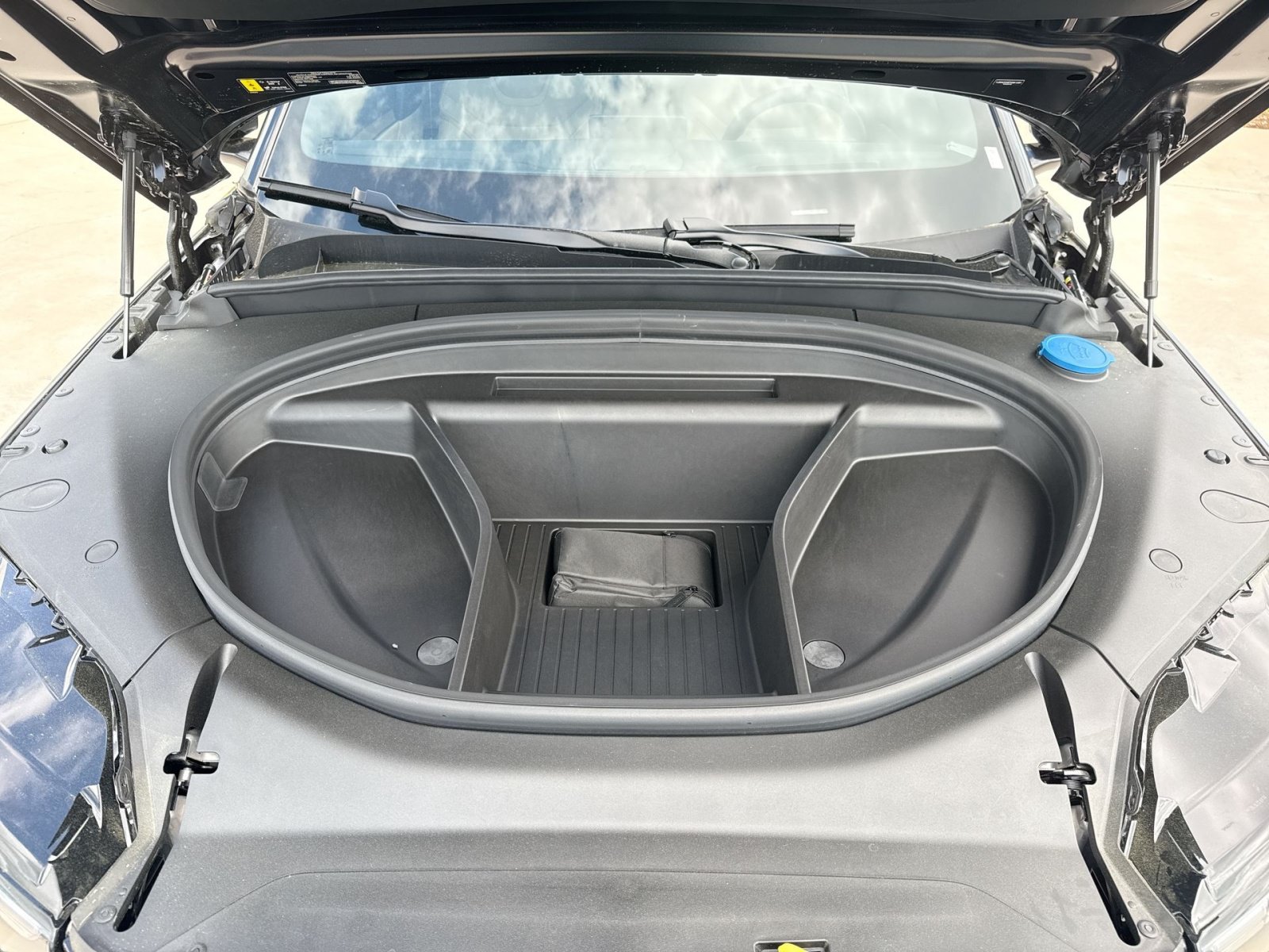 New 2026 Volvo EX90 Plus AWD/4WD image 29