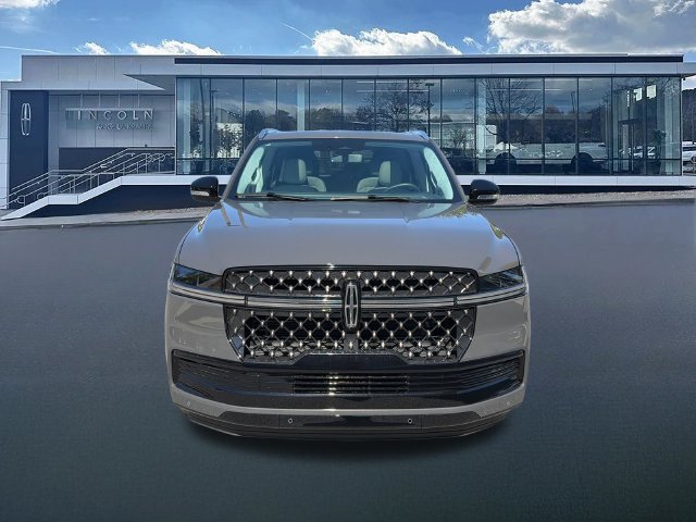 New 2027 Lincoln Navigator L Black Label AWD/4WD image 2