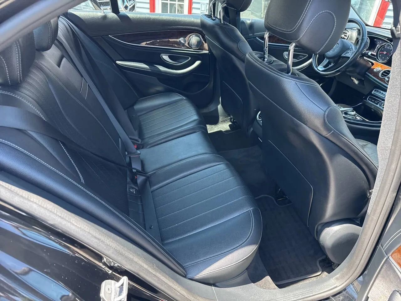 Used 2017 Mercedes-Benz E 300 4MATIC image 24