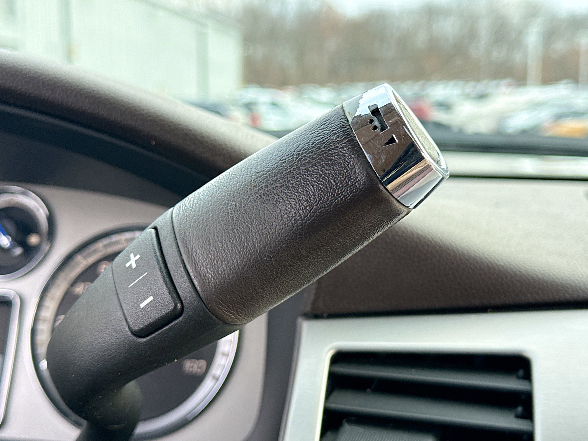 Used 2013 Cadillac Escalade Luxury image 13