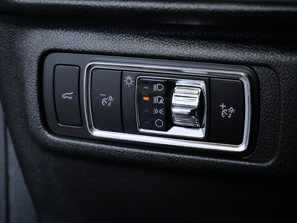 Certified 2023 Lincoln Corsair AWD w/ Equipment Group 101A image 22