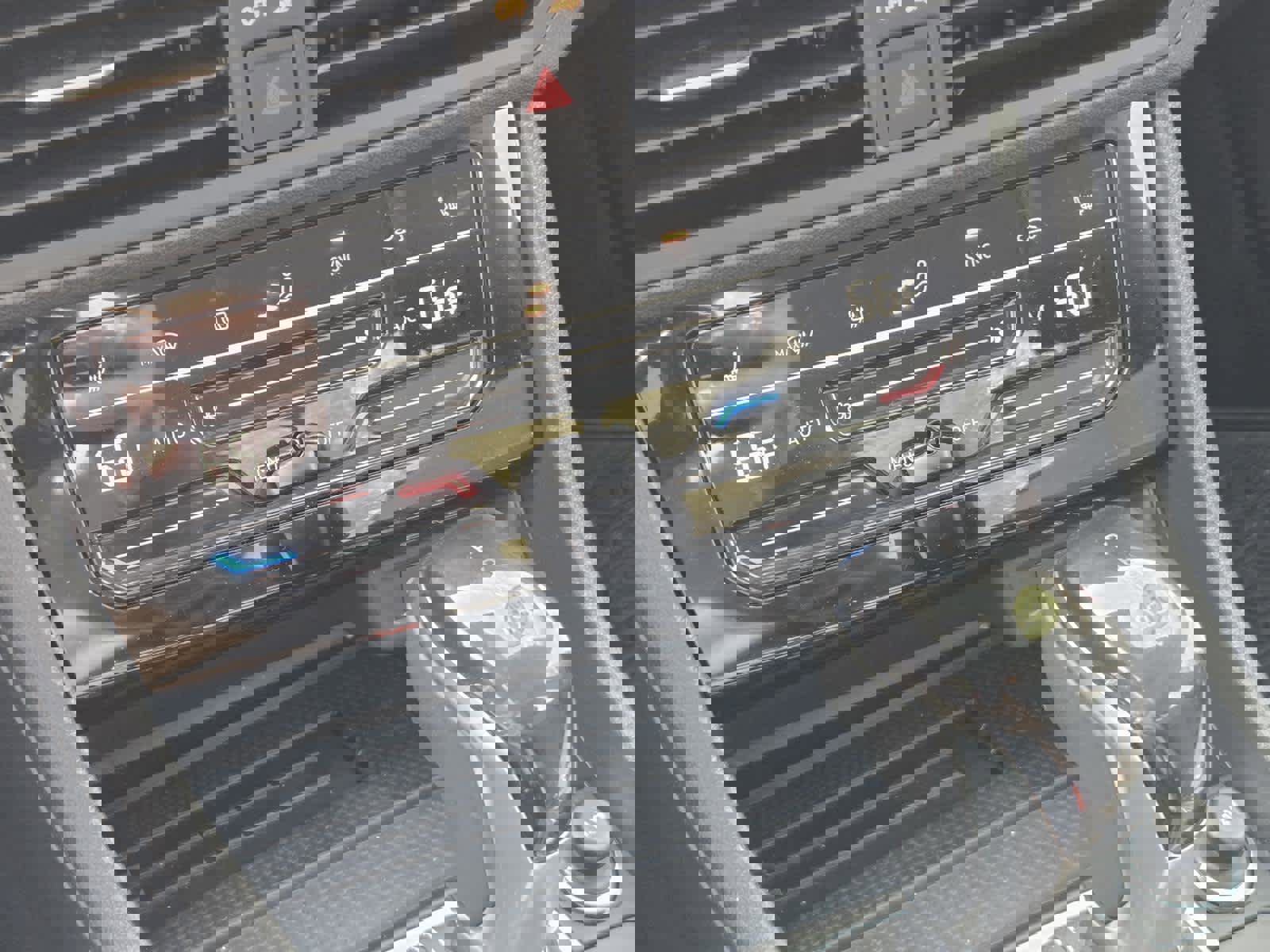 Certified 2025 Volkswagen Jetta SE w/ Sunroof Package image 26