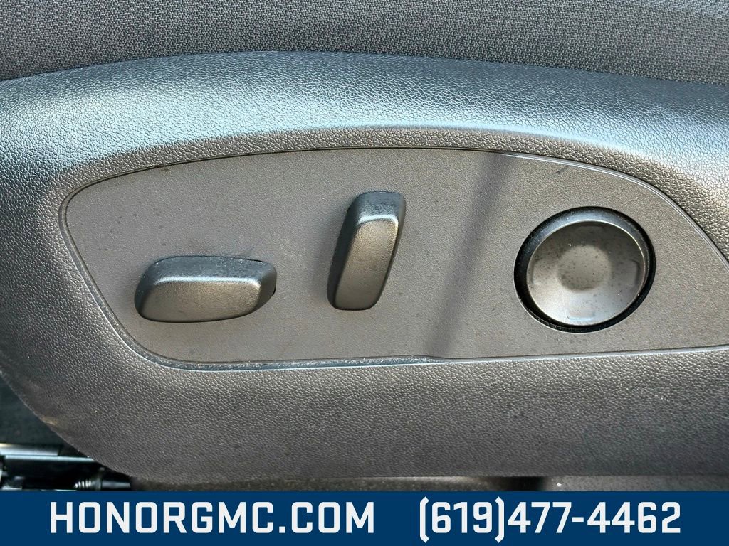 Used 2024 Chevrolet Traverse LT image 14