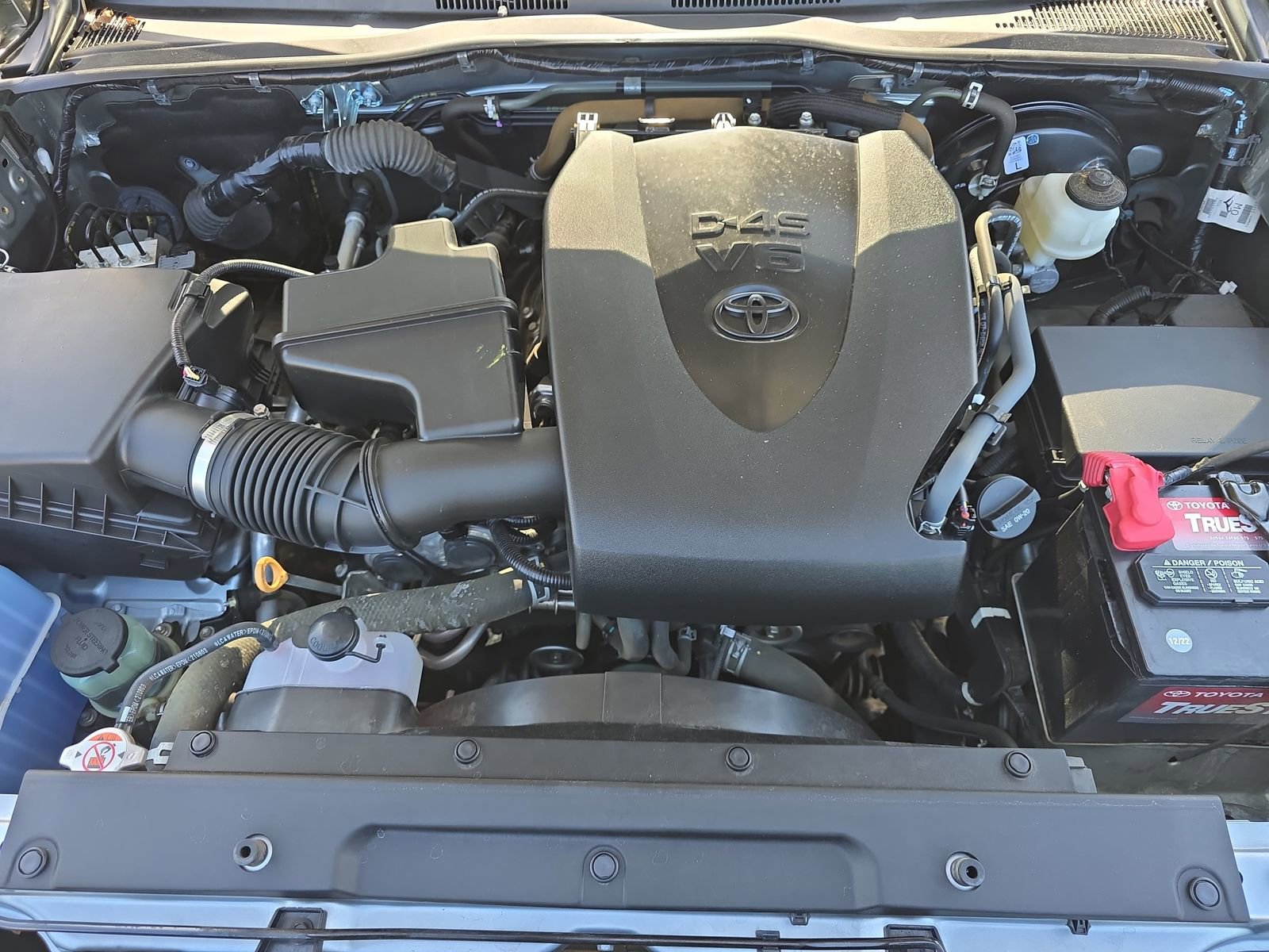 Used 2022 Toyota Tacoma SR5 w/ Technology Package AWD/4WD image 30