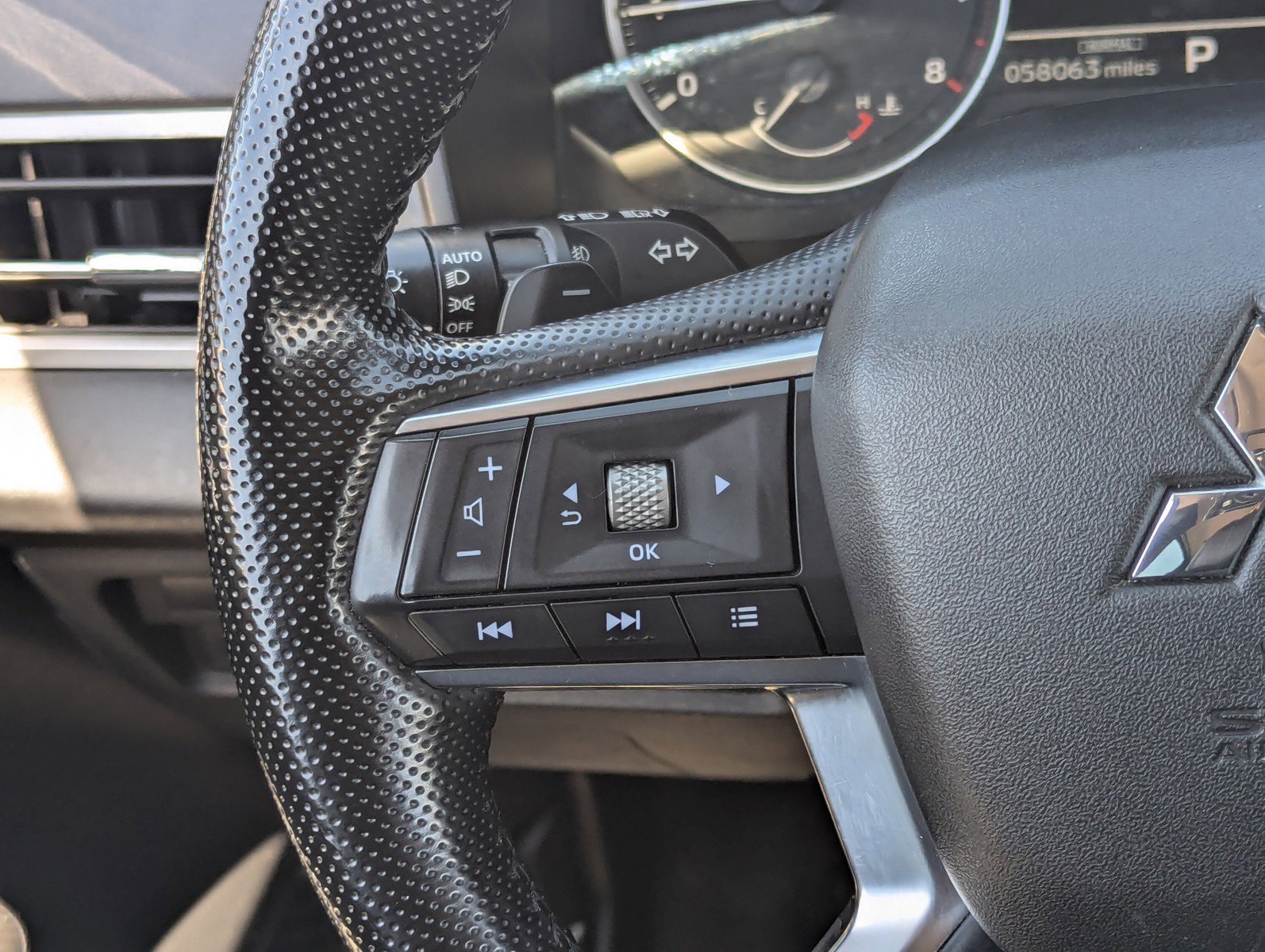 Used 2024 Mitsubishi Outlander SE AWD/4WD image 23