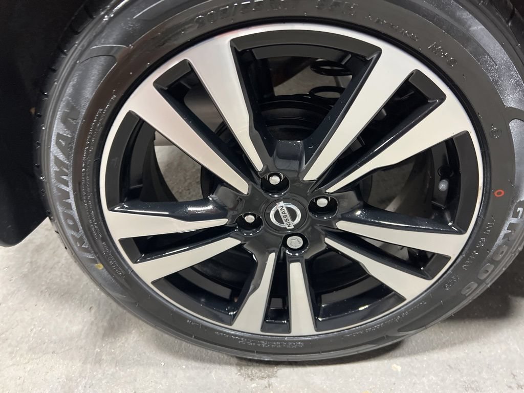 Used 2020 Nissan Kicks SV FWD image 38