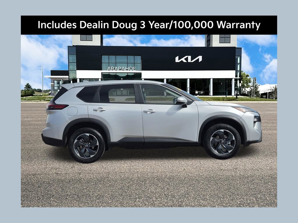Used 2025 Nissan Rogue SV image 1