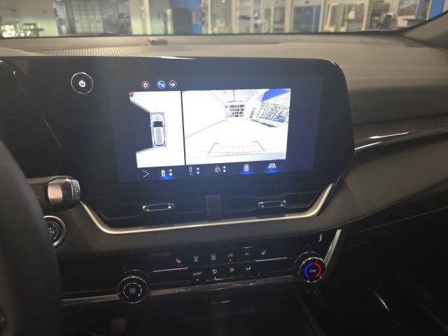 New 2025 Chevrolet Equinox LT w/ Safety and Technology Package image 17