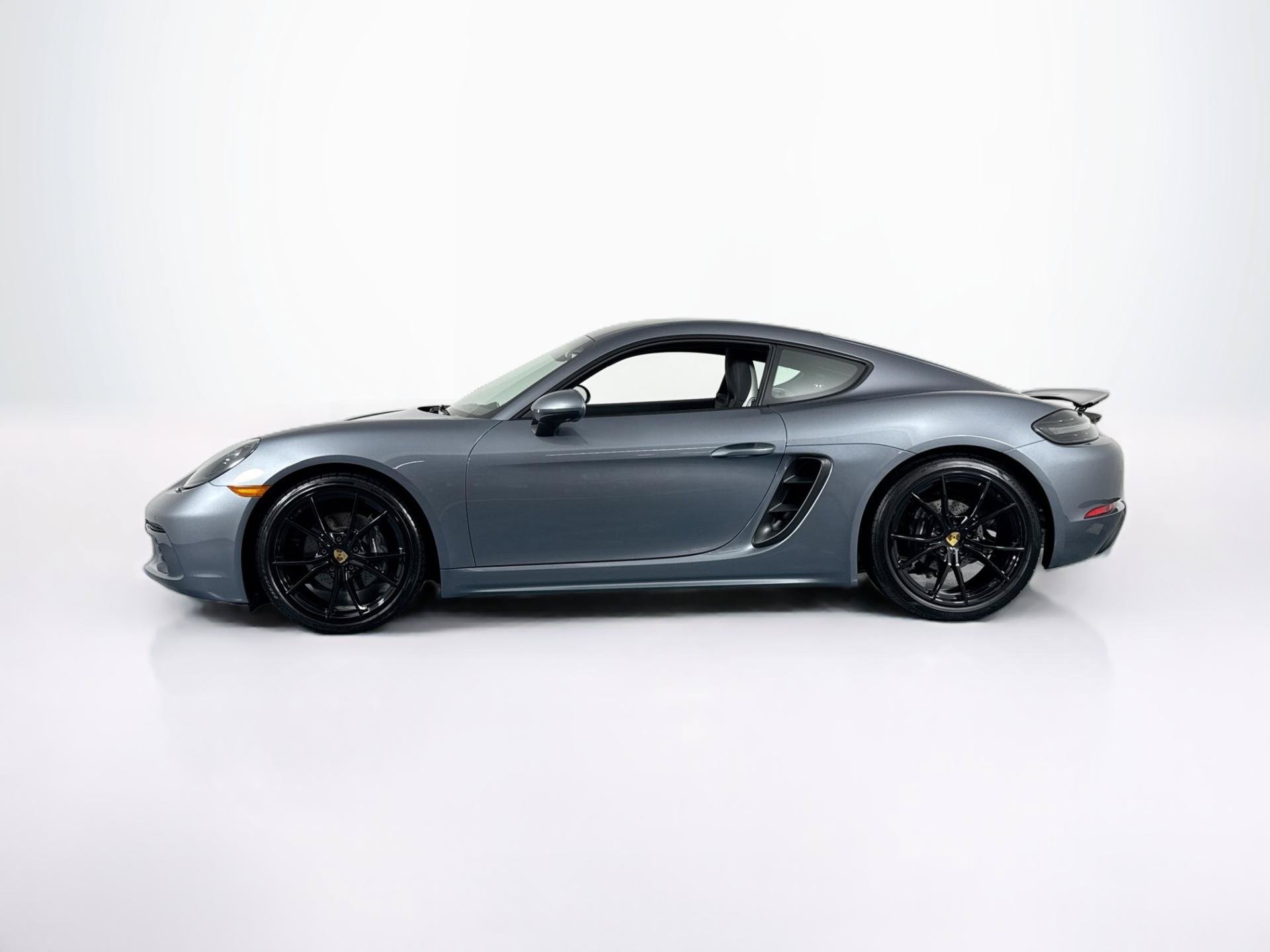 Used 2025 Porsche 718 Cayman RWD image 8