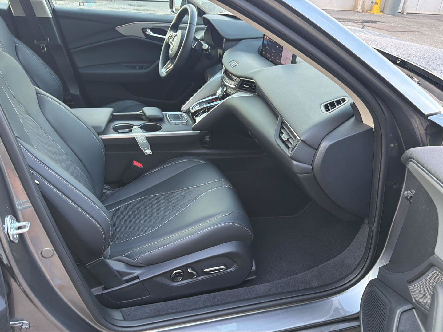 Used 2025 Acura TLX w/ Technology Package FWD image 13