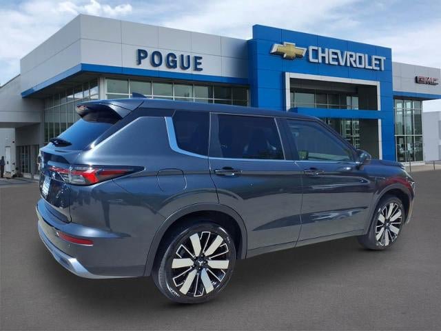 Used 2025 Mitsubishi Outlander SE FWD image 2