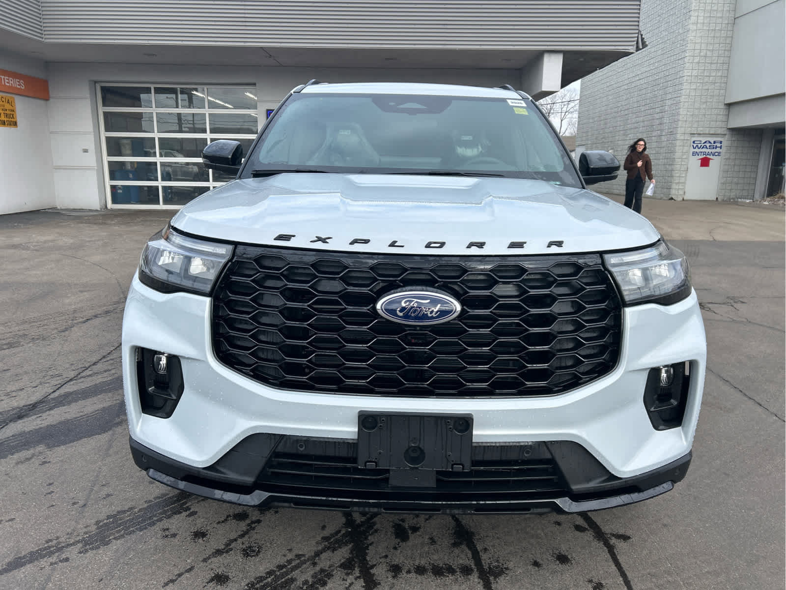 New 2026 Ford Explorer ST-Line image 2