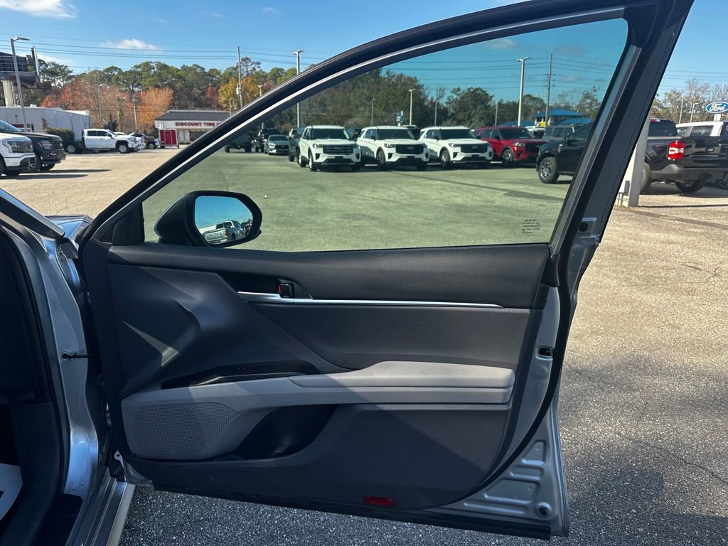 Used 2024 Toyota Camry LE image 31