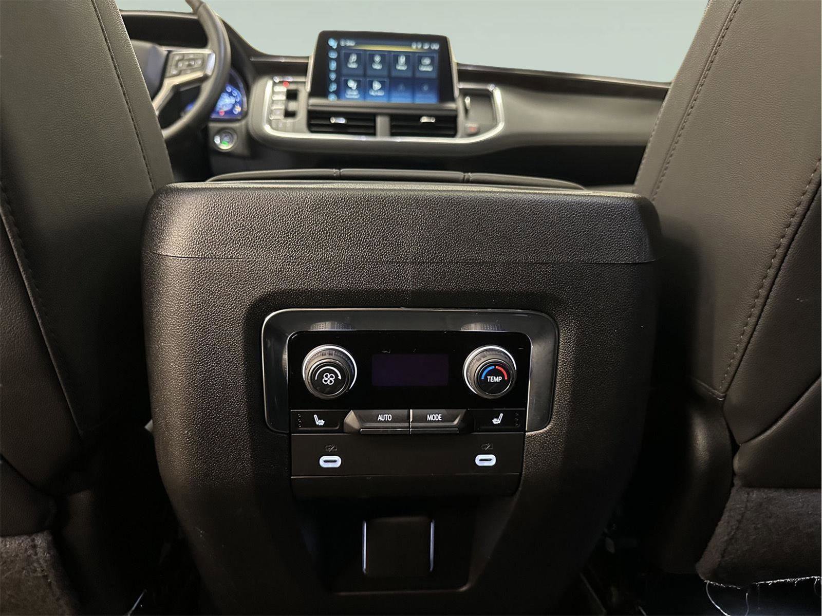 Certified 2024 Chevrolet Suburban Z71 w/ Luxury Package image 24