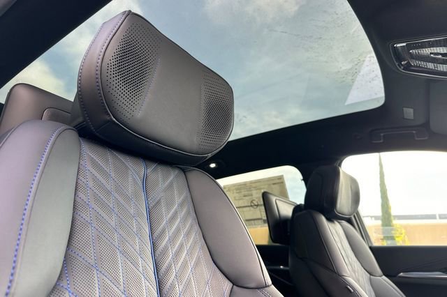 New 2026 Cadillac Escalade IQ Sport 1 w/ LPO, ONYX Package image 17