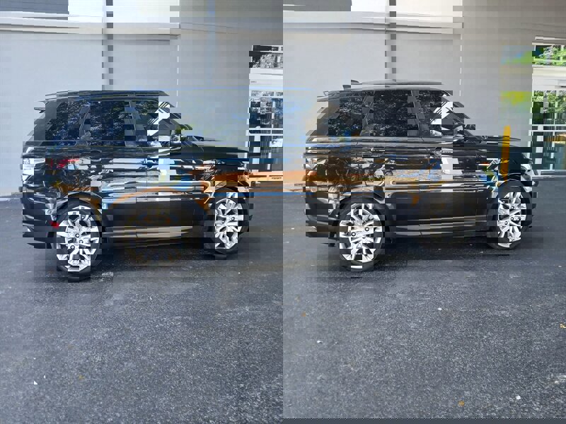 Used 2017 Land Rover Range Rover Sport HSE image 4