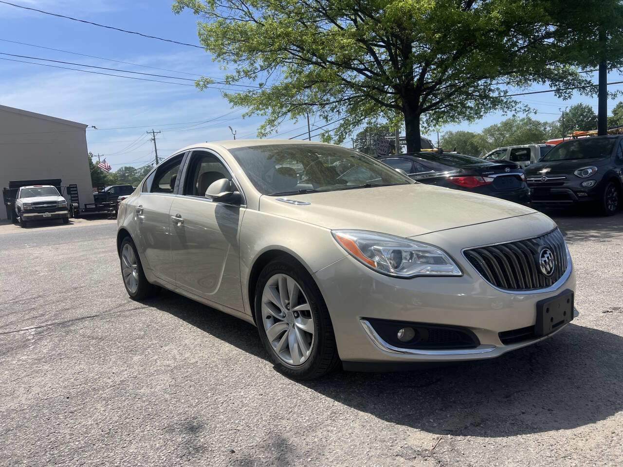 Used 2014 Buick Regal FWD image 2