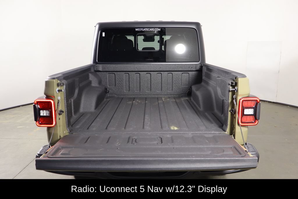Used 2025 Jeep Gladiator Rubicon w/ Safety Group AWD/4WD image 17