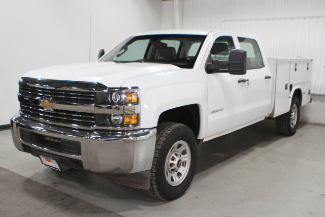 Used 2018 Chevrolet Silverado 3500 W/T AWD/4WD image 9