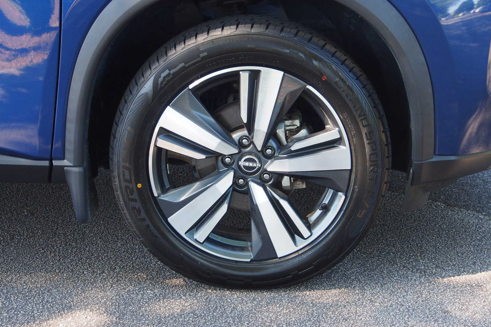 Used 2023 Nissan Rogue SL AWD/4WD image 9