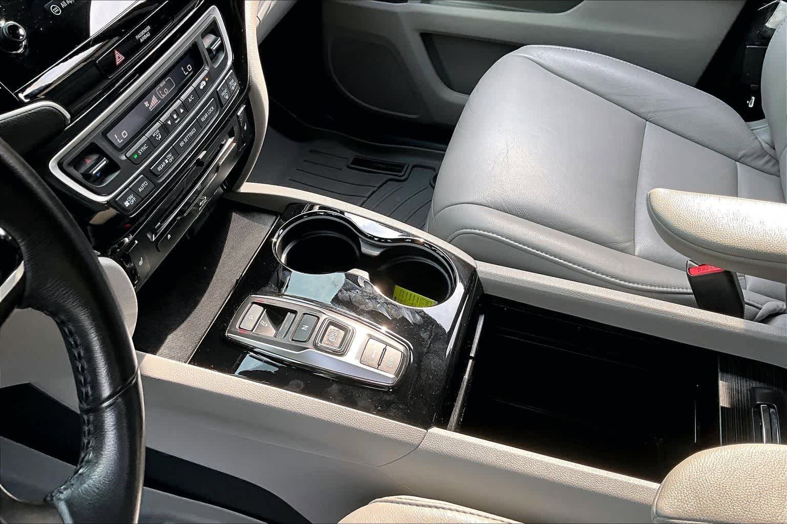Used 2020 Honda Pilot Touring image 17