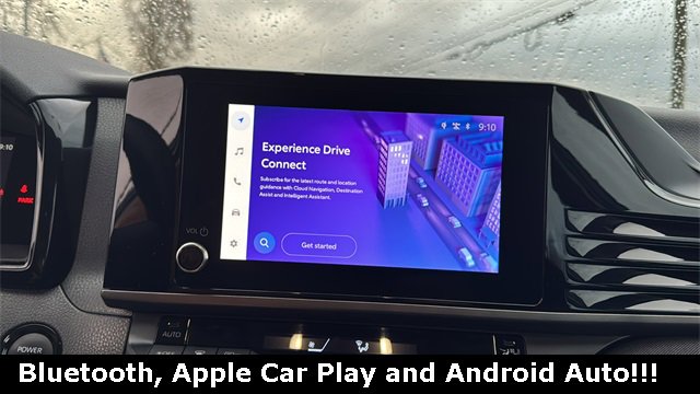 Used 2025 Toyota Camry LE image 4