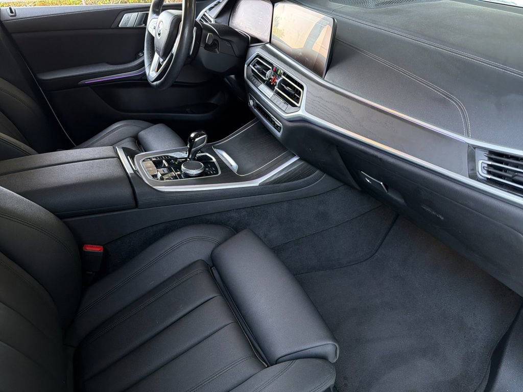 Used 2021 BMW X7 xDrive40i w/ Premium Package AWD/4WD image 17