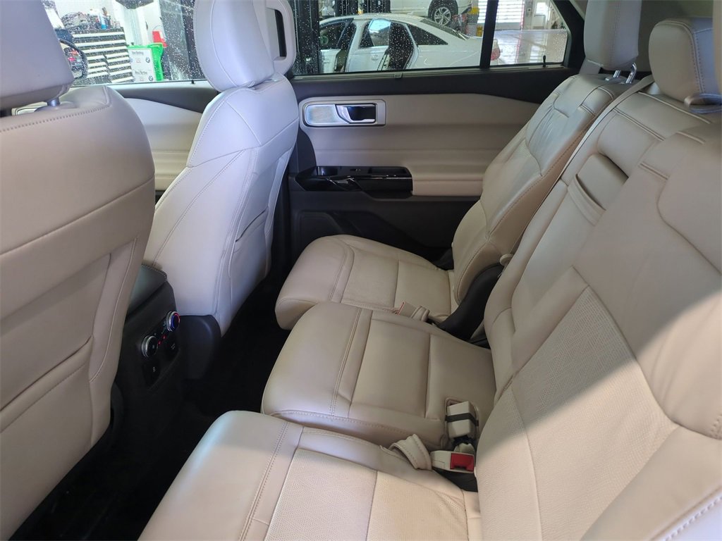 Used 2023 Ford Explorer Platinum w/ Technology Package image 31