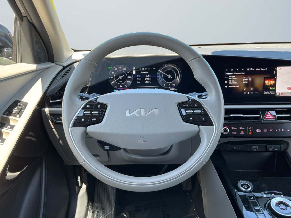 Used 2023 Kia Niro Wind FWD image 11