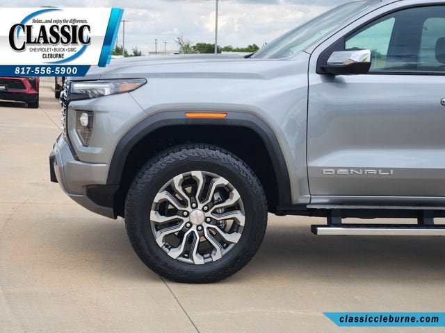 Used 2025 GMC Canyon Denali AWD/4WD image 12
