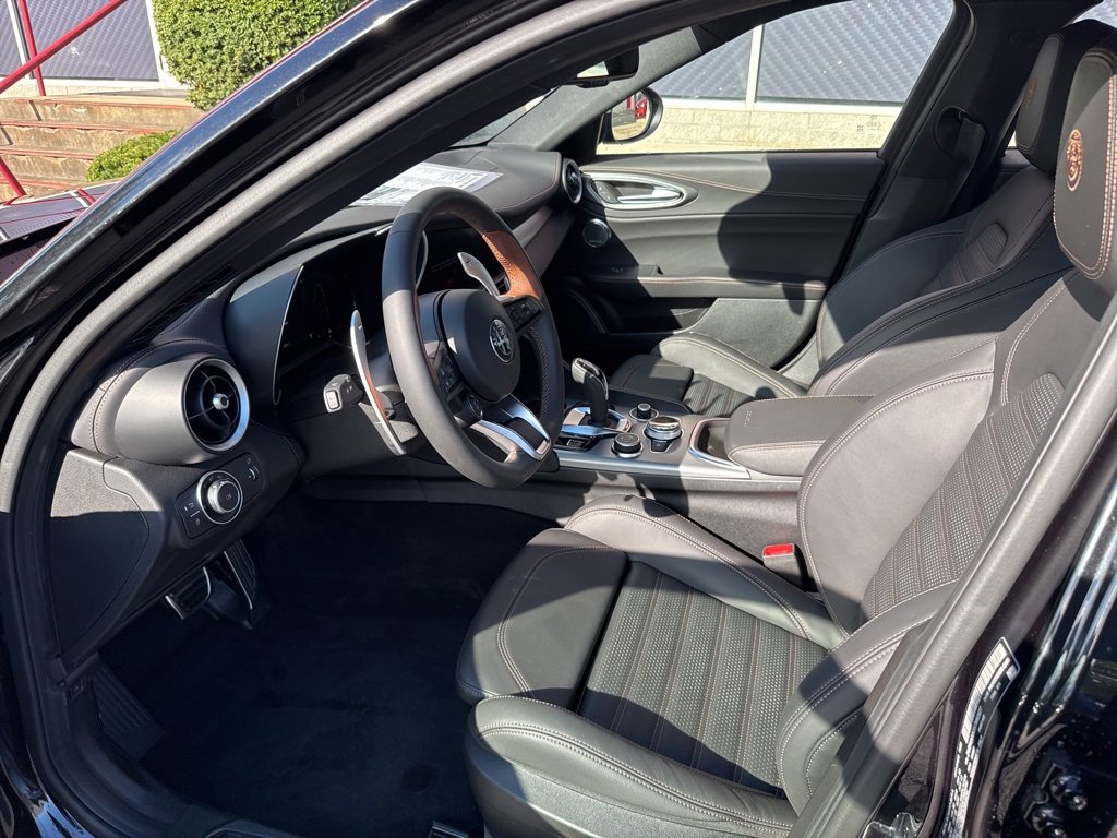 New 2025 Alfa Romeo Giulia AWD w/ Driving Assist Package image 11