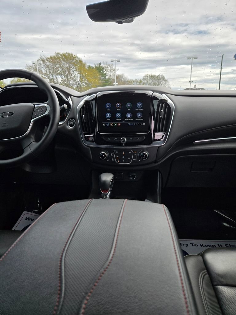 Used 2023 Chevrolet Traverse RS image 17