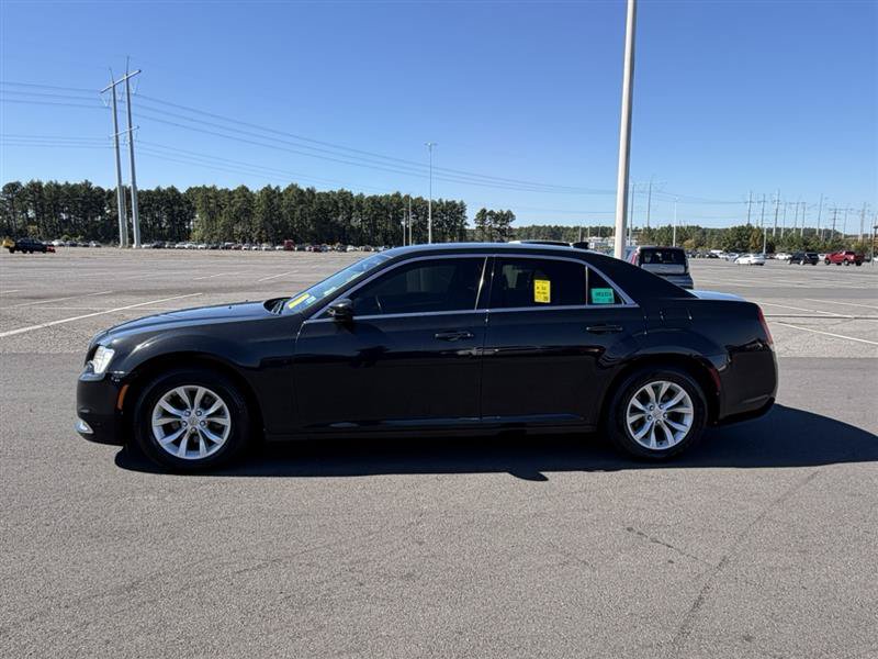 Used 2015 Chrysler 300 Limited w/ Driver Convenience Group RWD image 12