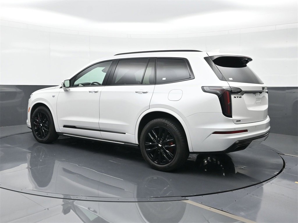Certified 2023 Cadillac XT6 Sport w/ LPO, ONYX Package image 3