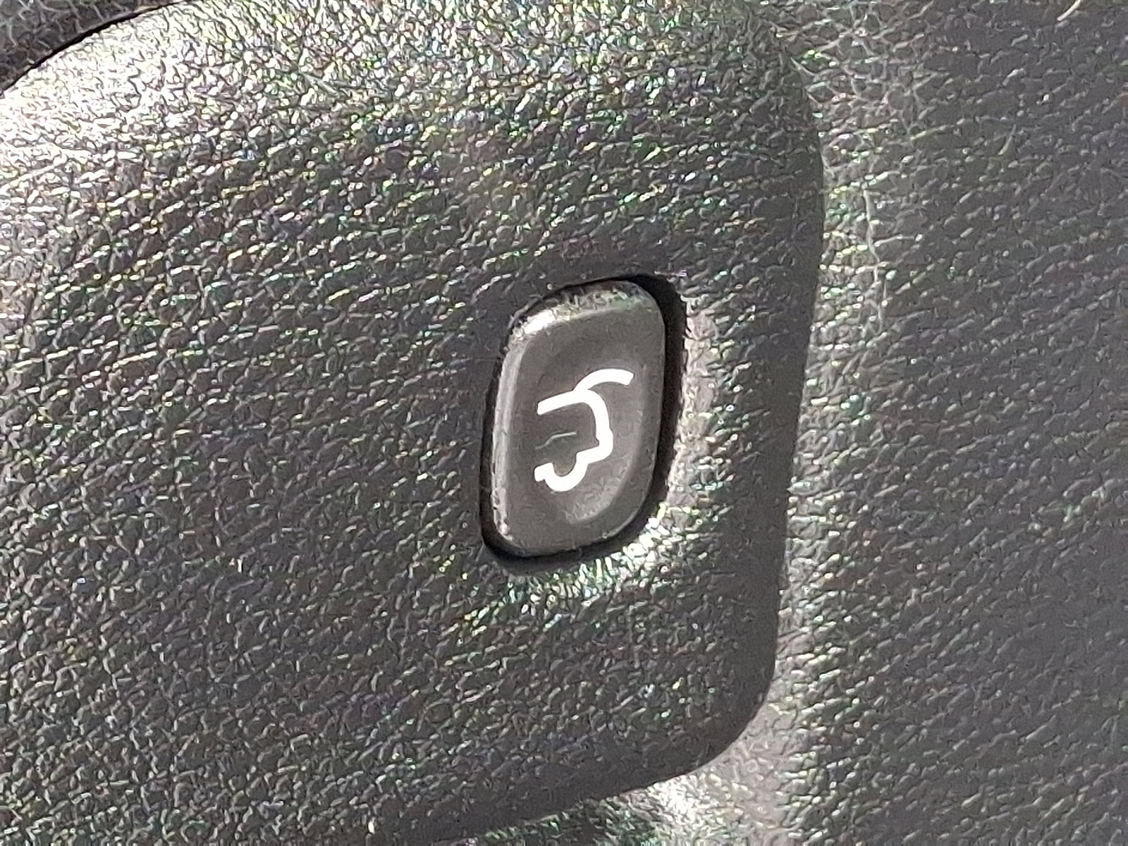 Certified 2019 Jeep Grand Cherokee Overland AWD/4WD image 30